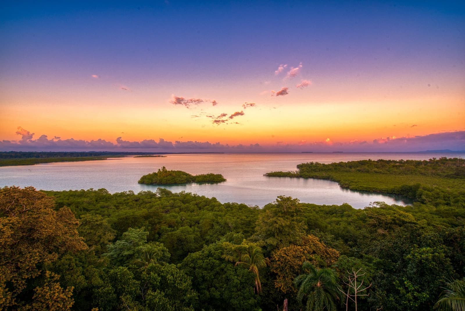 Tranquilo Bay Eco Lodge